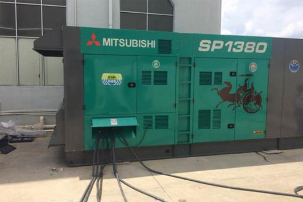 峨蔓镇为什么有些柴油发电机组的输出电压可以调节？