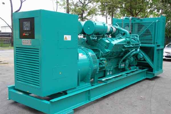 峨蔓镇柴油发电机组电压不稳定怎样维修？