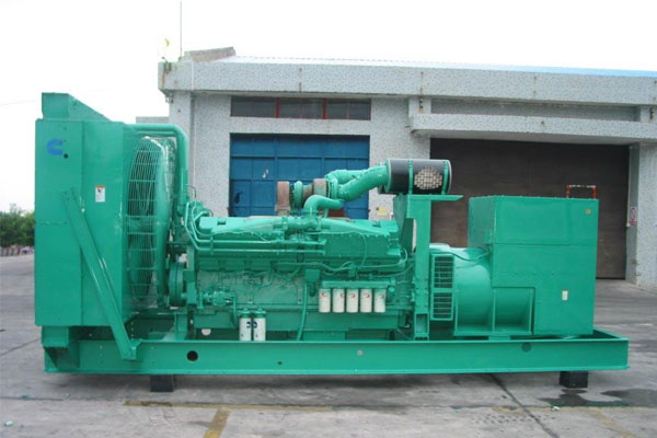 峨蔓镇工厂发电机应急发电时如何更准确地检查发电机状态？