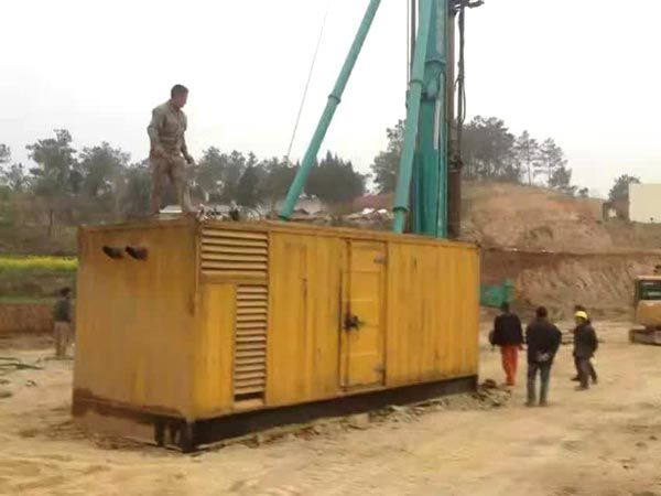 峨蔓镇如何判断水冷式机油散热器密封件是否需要更换？